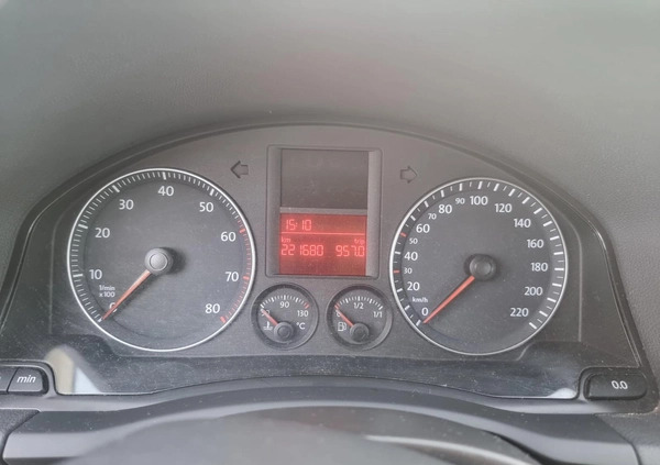 Volkswagen Golf cena 13000 przebieg: 221680, rok produkcji 2005 z Węgliniec małe 46